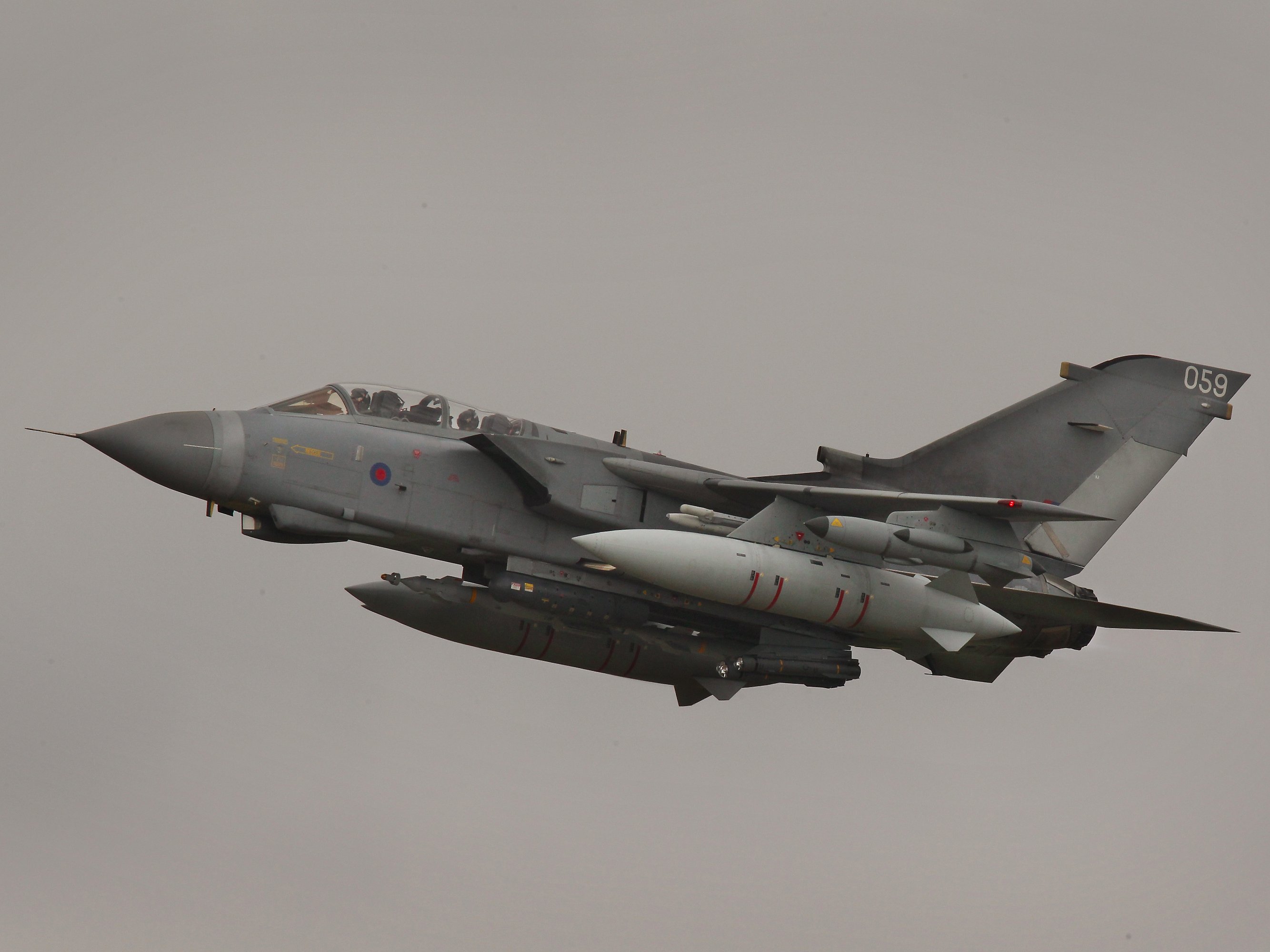 سلاح‌های فوق‌پیشرفته و مخرب انگلیس برای جنگ با داعش+ تصاویر