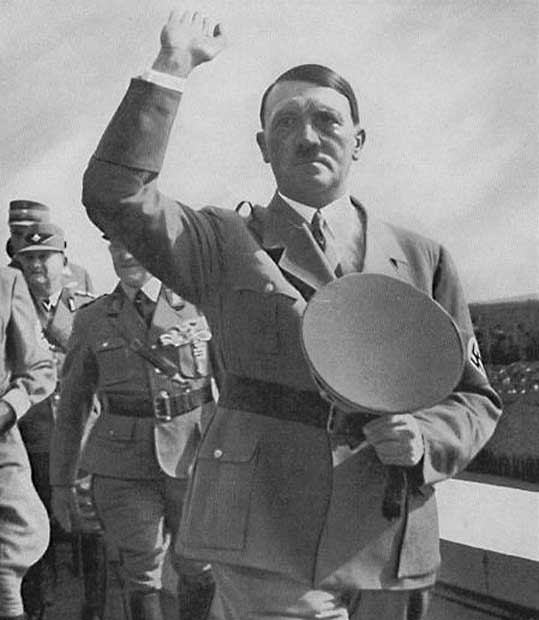 عکس هایی کمیاب و دیده نشده از آدولف هیتلر 