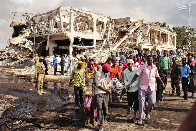 قربانی‌شدن بیش از 300 تن از شهروندان سومالی در انفجار مهیب موگادیشو که گروه تروریستی الشباب مسئولیت آن را پذیرفت