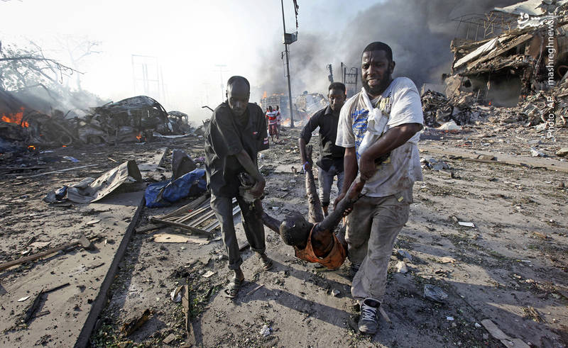قربانی‌شدن بیش از 300 تن از شهروندان سومالی در انفجار مهیب موگادیشو که گروه تروریستی الشباب مسئولیت آن را پذیرفت
