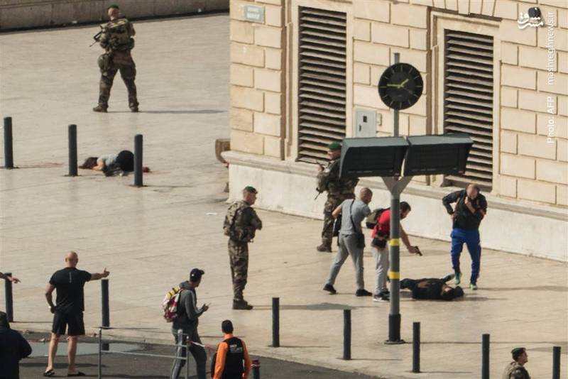 واکنش سریع پلیس فرانسه و بازداشت فرد مهاجمی که در مارسی با چاقو به دو زن حمله کرد. یکی از مجروحان در تصویر دیده می شود.