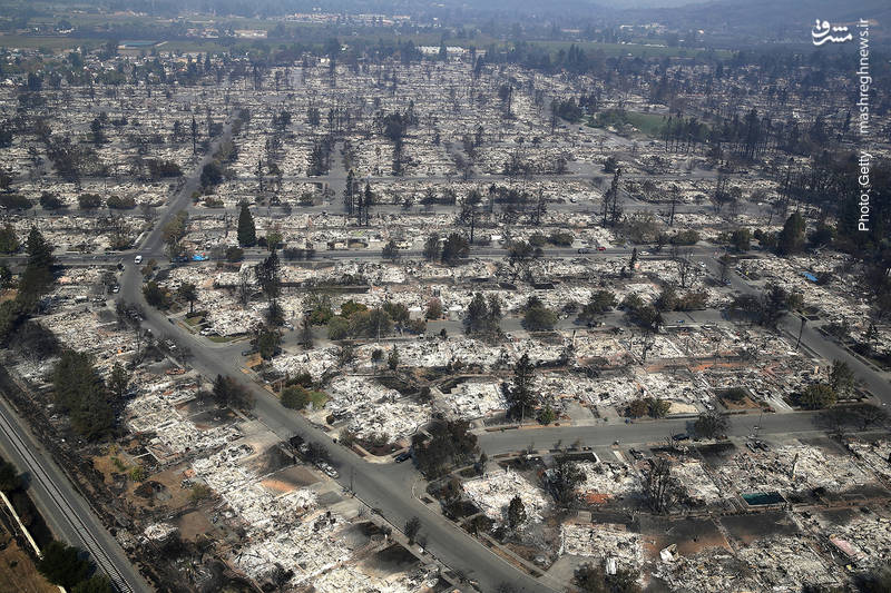 نابودی شهر سانتارز کالیفرنیا با بیش از 170 هزار جمعیت بر اثر آتش‌سوزی همزمان با تندباد
