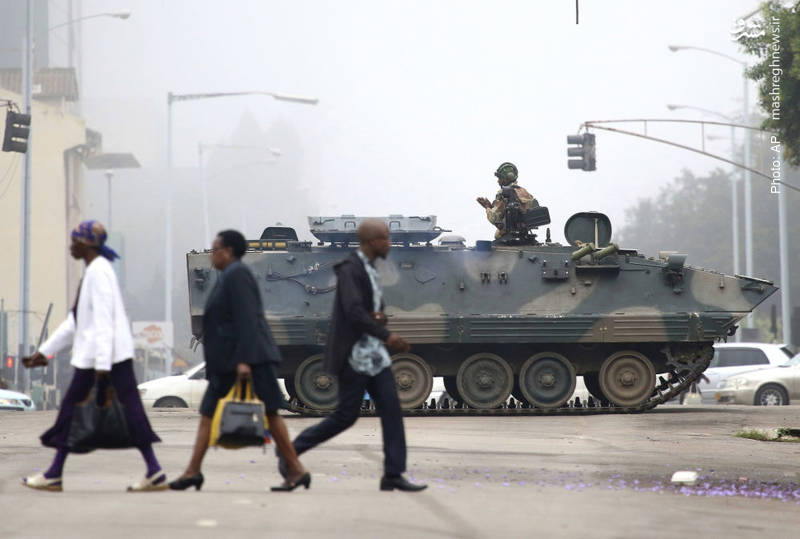 کودتای آرام در زیمبابوه با تسخیر پایتخت از سوی ارتش و بازداشت سران کشور، از جمله موگابه که حدود 30 سال بر این کشور حکم رانده است.