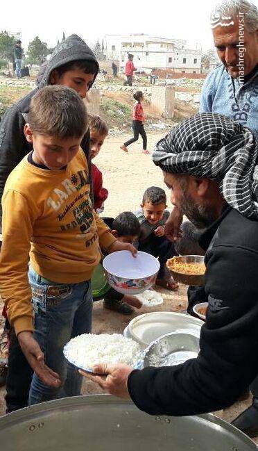 کمک رسانی مردم نبل و الزهرا به آوارگان شهر عفرین سوریه