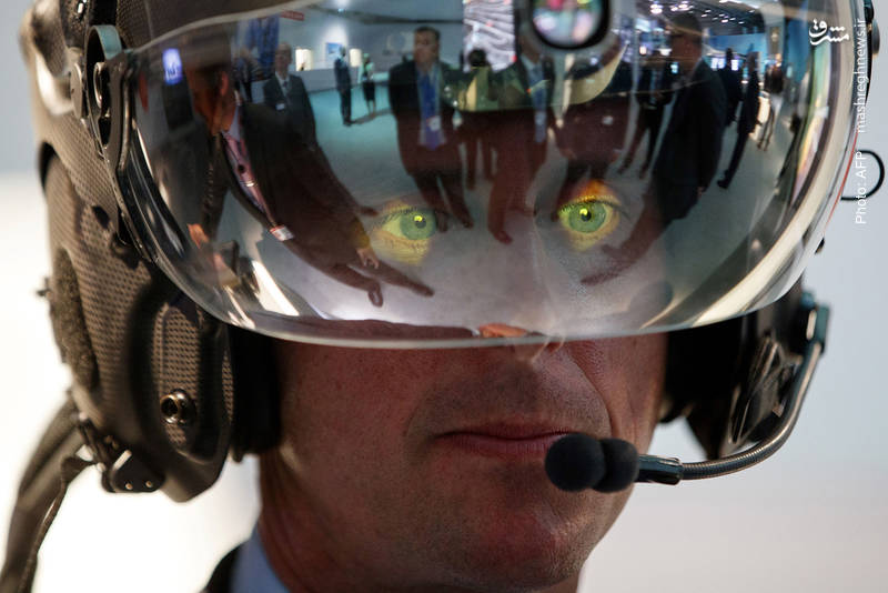 ارائه مجهزترین کلاه خلبان جنگنده در نمایشگاه صنایع هوایی لندن