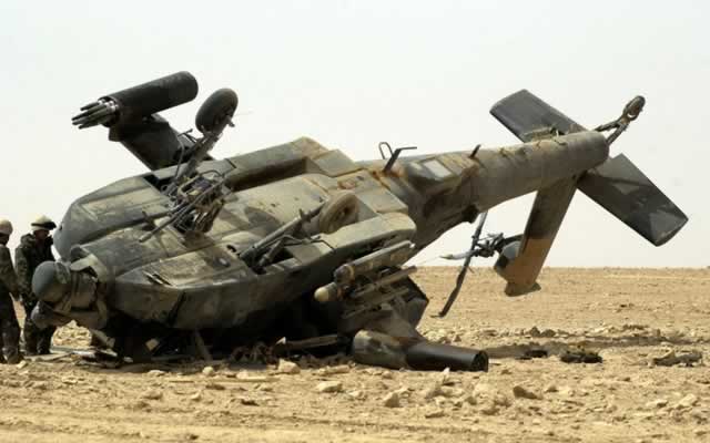 Military news helicopter crash - اولین تصاویر از بالگرد سرنگون شده سعودی در یمن + ویدیو