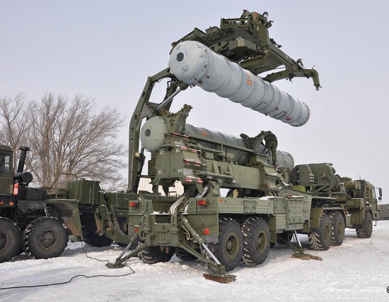 Russian S 400 militarnews.ir - آمریکا با خرید سامانه موشکی اس 400 و موشک اسکندر توسط عربستان سعودی مخالف است