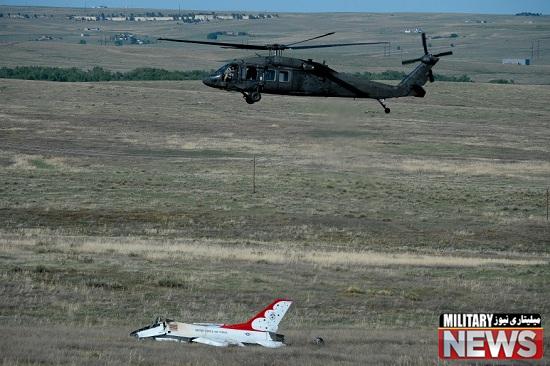 crashing f 16  (3) - حضور در مراسم فارغ التحصیلی آکادمی هوایی آمریکا و سقوط یک اف 16 مقابل چشمان اوباما