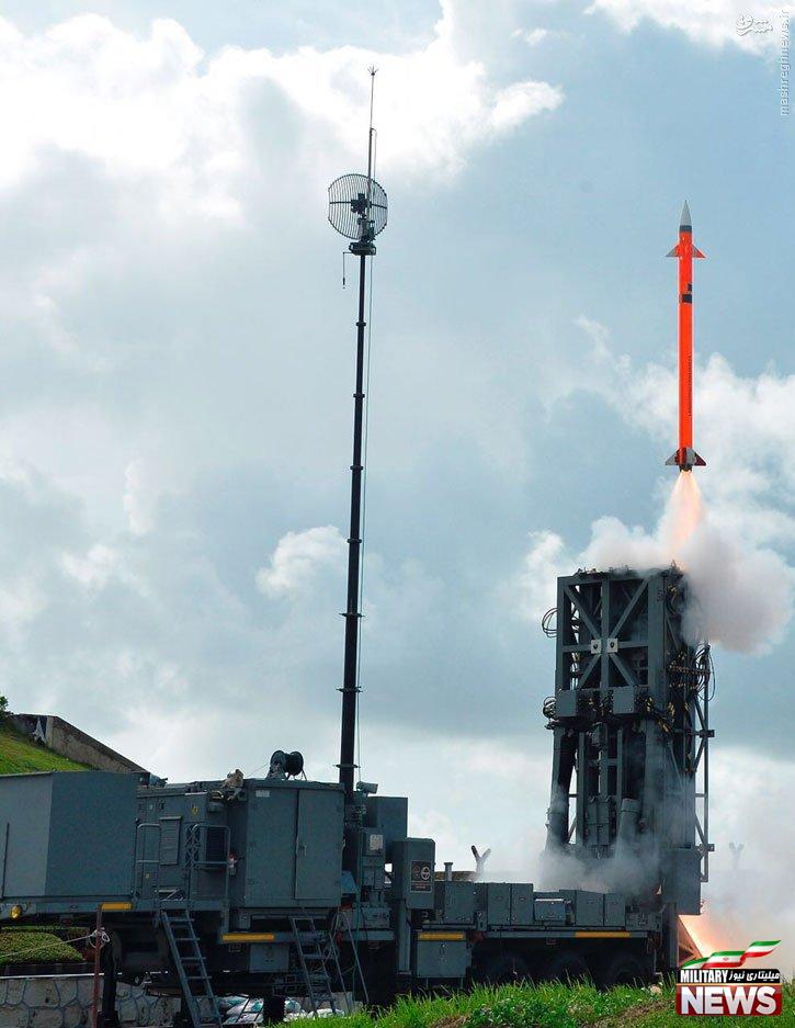 آزمایش موشک سطح به هوا در هند+عکس