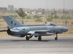 یک فروند جت جنگنده پاکستان سقوط کرد