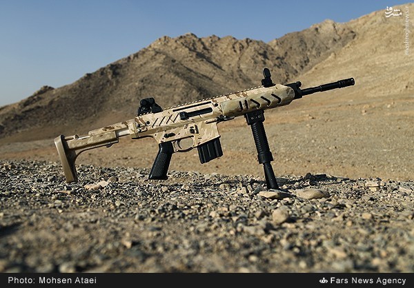 1881238 876 - پیشرفته‌ترین سلاح انفرادی ایران تهاجمی‌تر شد/ «فاتح» سپاه در ردیف M4 و HK-416 +عکس