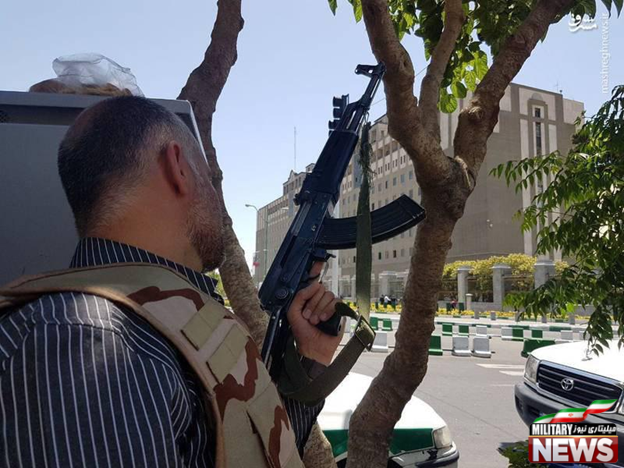 اسلحه تروریست‌های داعش در حمله به مجلس و حرم امام (ره) چه بود؟/ فرمانده شجاعی که با AKS-۷۴ به صحنه آمد +عکس