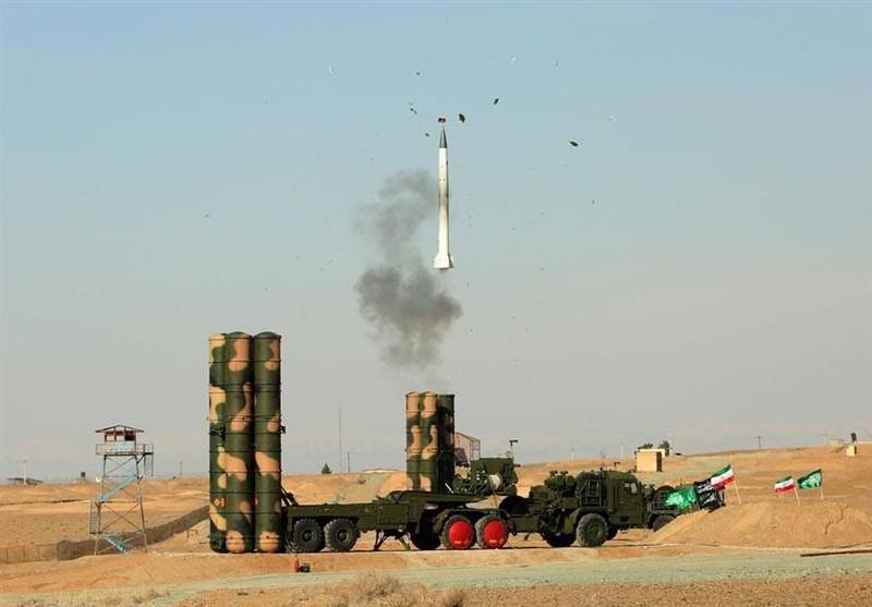 2180575 - عملیات مشترک موشک‌های پدافندی ارتش و سپاه +عکس