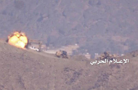 2202926 - حمله موشکی نیروهای یمنی به مواضع شبه نظامیان سعودی