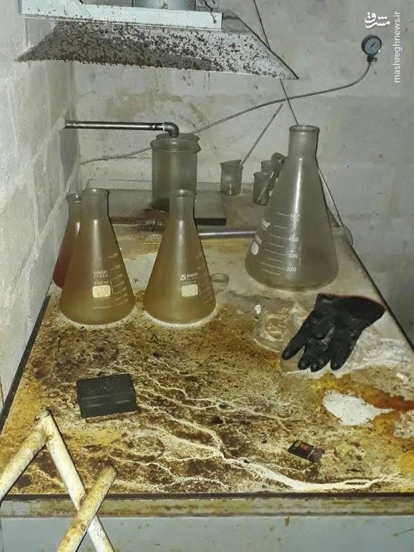 2211761 - عکس/ کارگاه ساخت موشک شیمیایی در غوطه شرقی