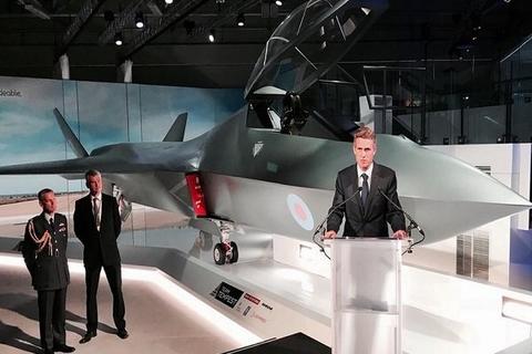 2295976 - وزیر دفاع انگلیس از جنگنده رقیب «اف-۳۵» رونمایی کرد
